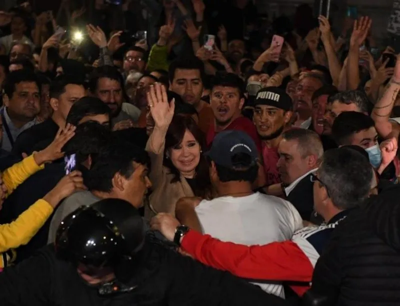 No se mueven: este sábado habrá una feria de economía social frente a la casa de Cristina