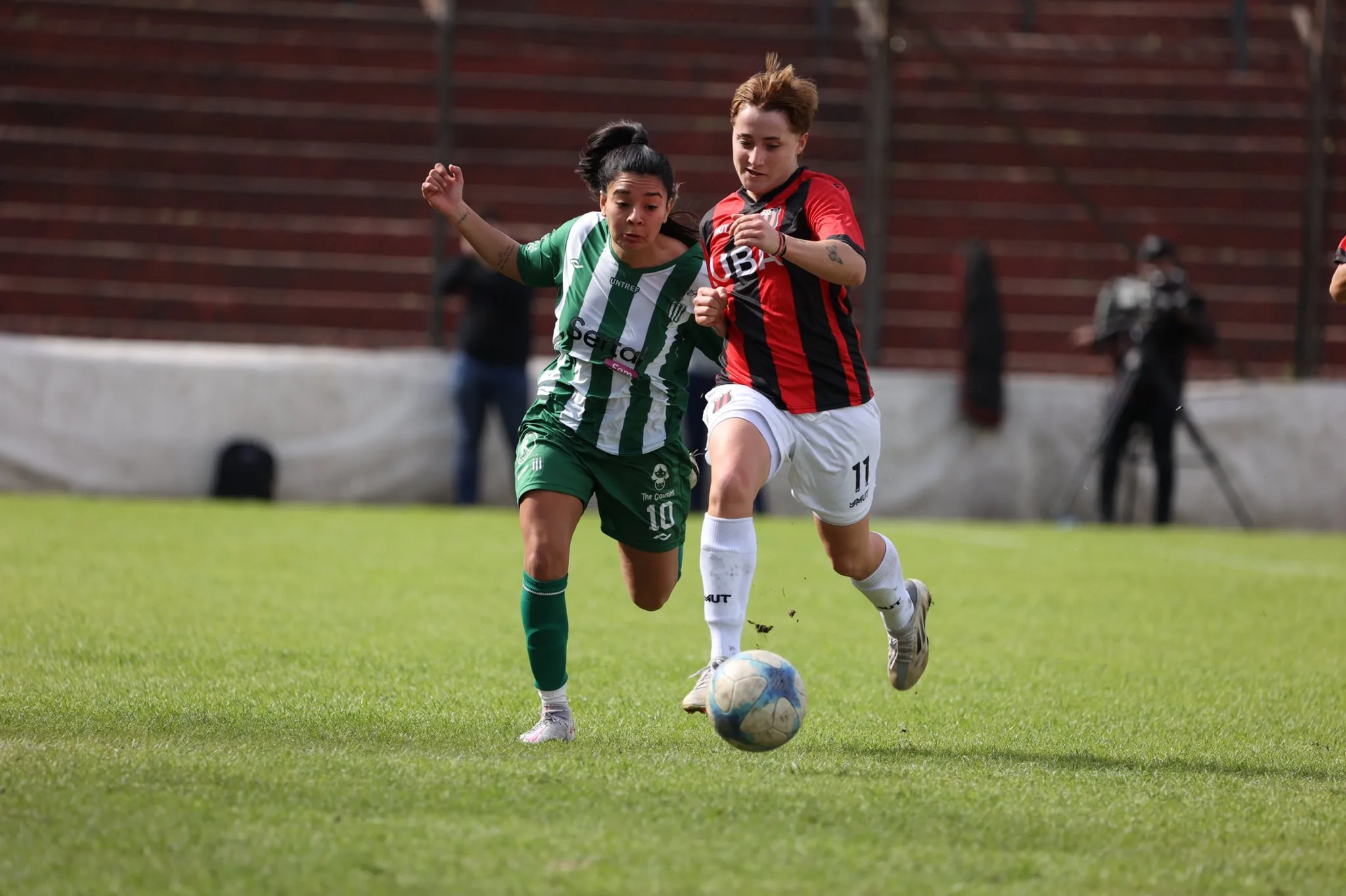 El clásico entre Defensores de Belgrano y Excursionistas terminó igualado