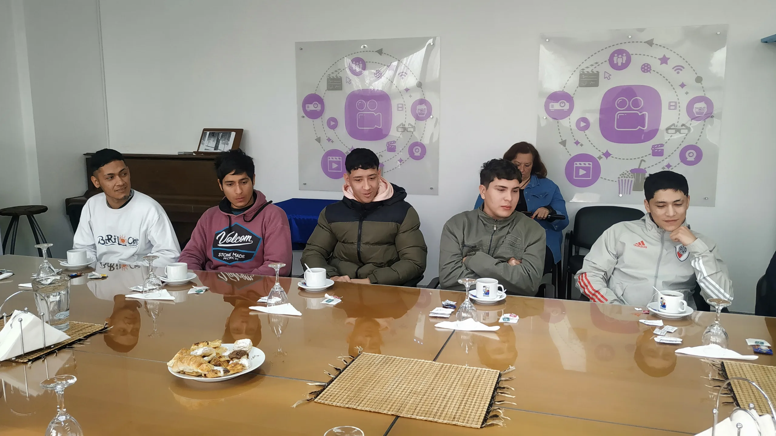 Puerto San Martín: concejales y funcionarios con jóvenes capacitados en Oficina de Empleo