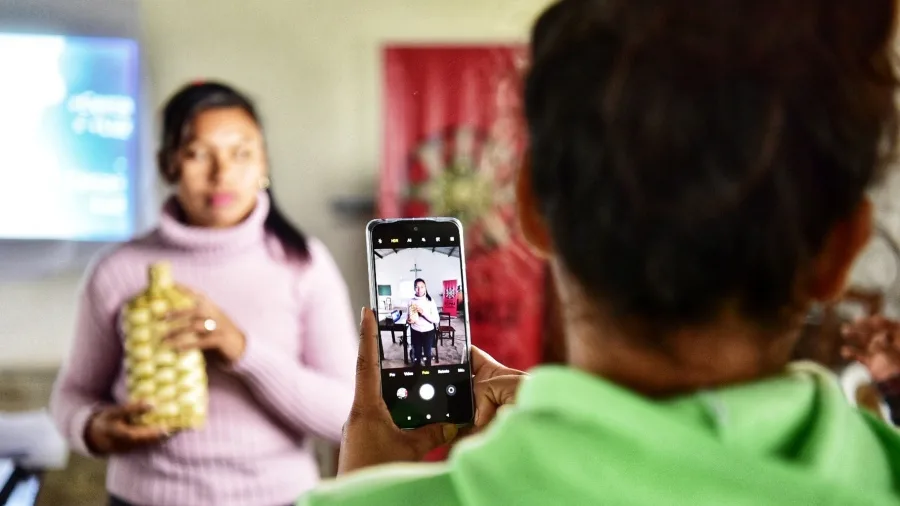 Mujeres de comunidades indígenas y criollas del Gran Chaco se forman en tecnología