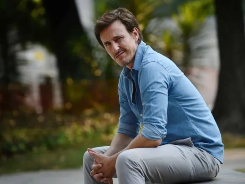 El marido de Pampita presentó un proyecto para demoler el Ministerio de Desarrollo Social