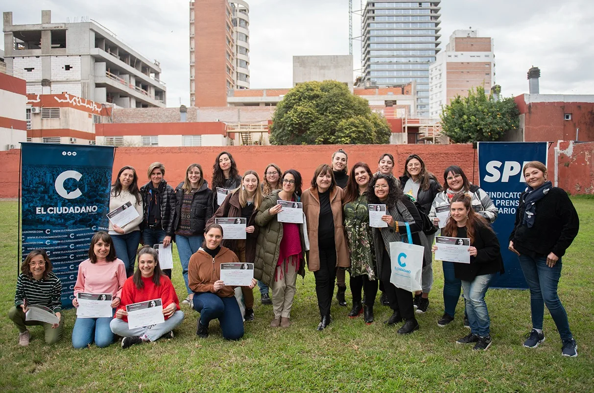 Luciana Peker dictó el taller “Narraciones del goce”, coproducido por El Ciudadano y el SPR
