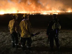 El humo llegó a Buenos Aires y hubo reacción: ordenaron intervención de las Fuerzas Armadas en islas