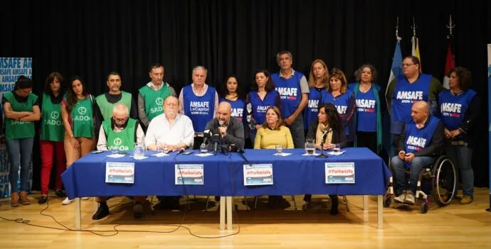 Amsafé y Sadop rechazaron el anuncio de Perotti y ratificaron continuar con el plan de lucha