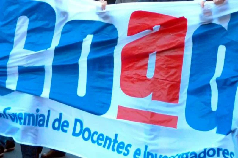 Docentes de Coad harán una volanteada y una clase pública en reclamo de mejoras salariales