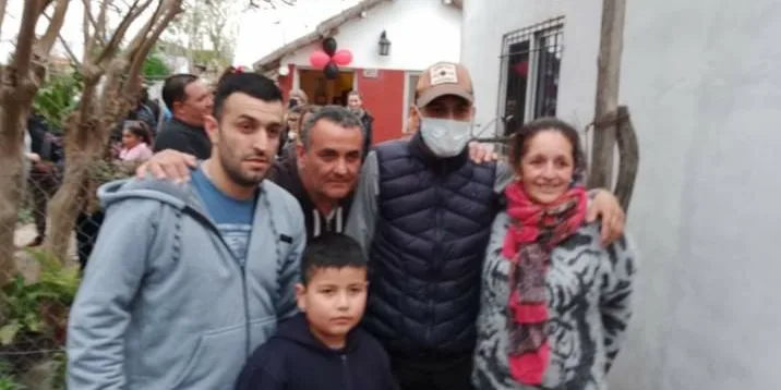 De pie y en su casa: le dieron el alta a Gabriel Sanabria, el policía baleado en operativo vehicular