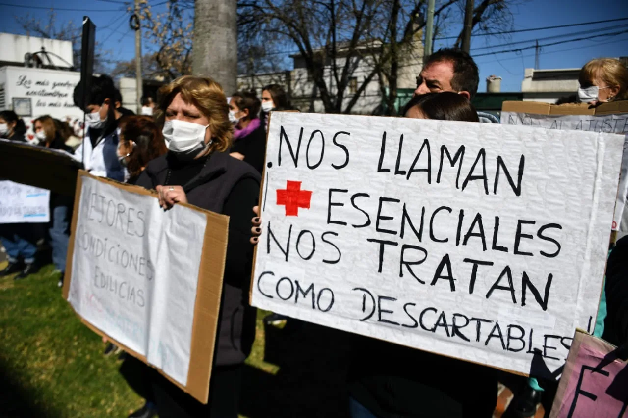Trabajadores del Roque Sáenz Peña siguen en asamblea y reclamo por mejores condiciones laborales