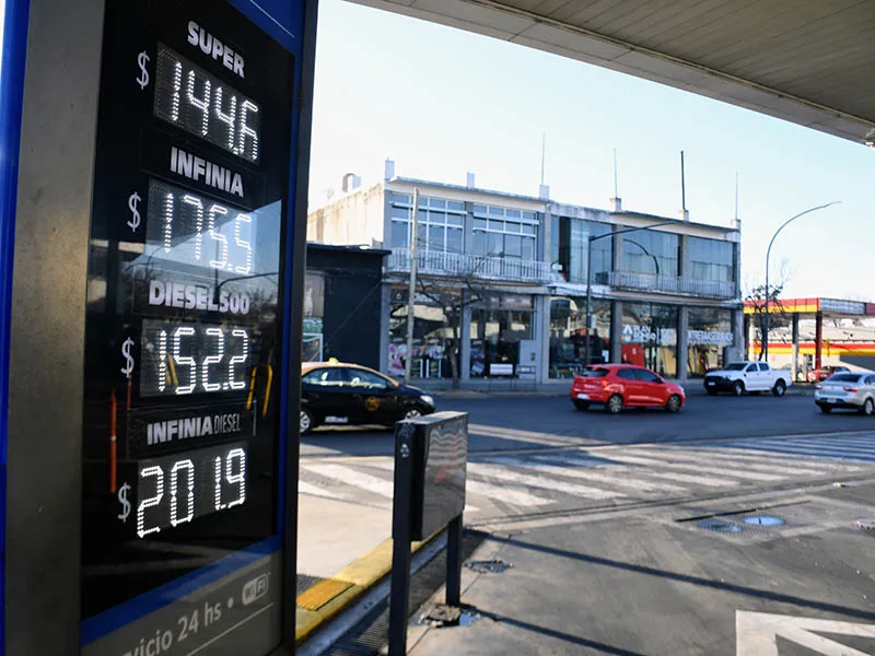 YPF anunció un aumento de 7,5% , en promedio, para combustibles y gasoil