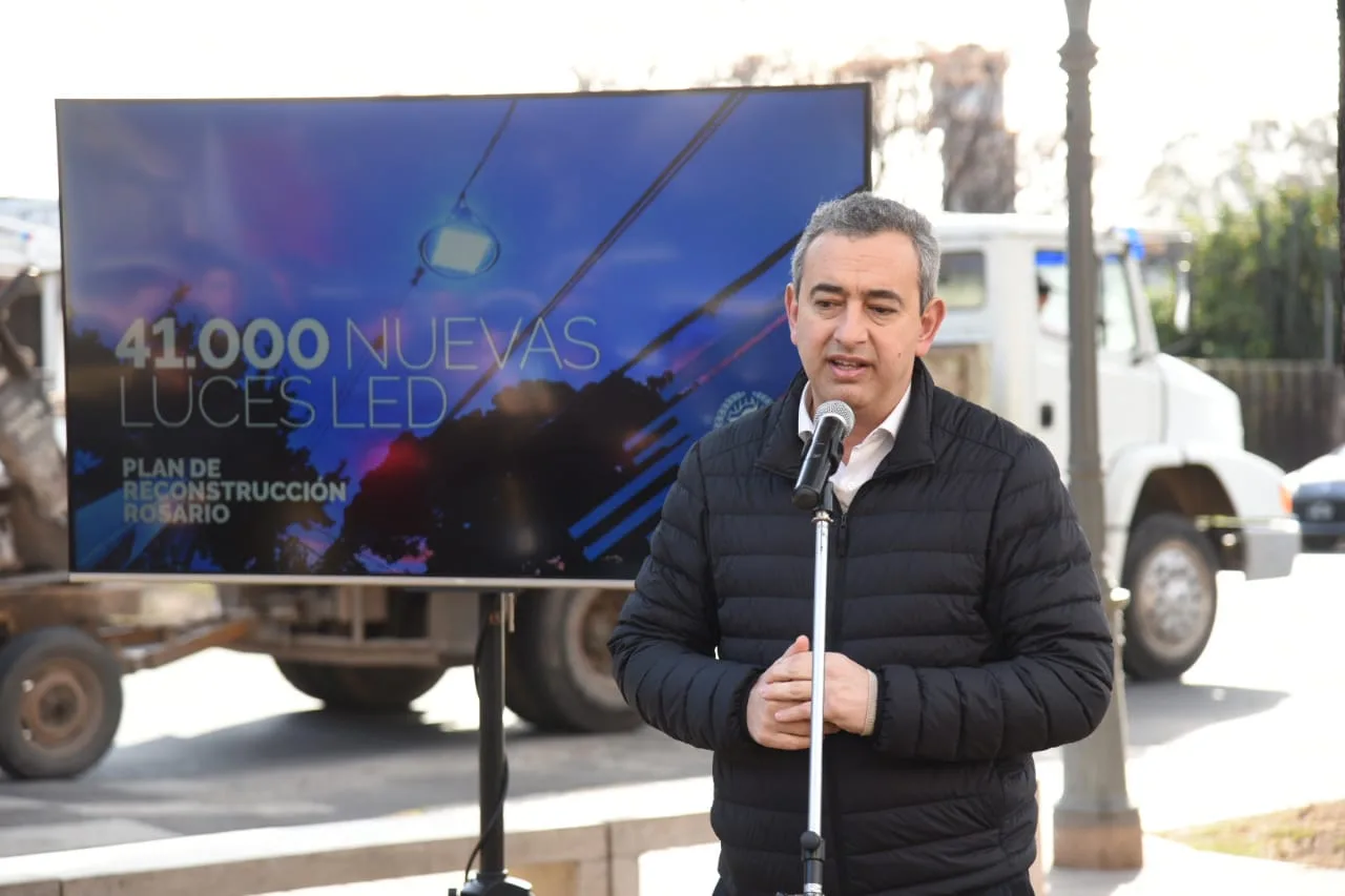 Plan de Reconstrucción Rosario: la Municipalidad instalará más de 41 mil luminarias con focos LED