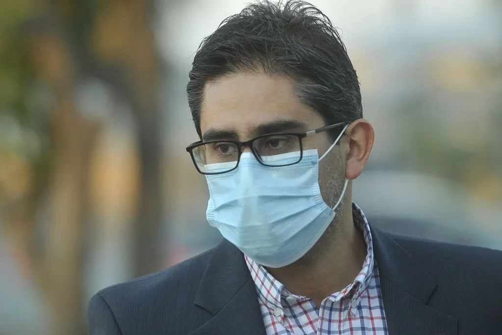 Muertes de bebés en Córdoba: renunció el ministro de Salud provincial