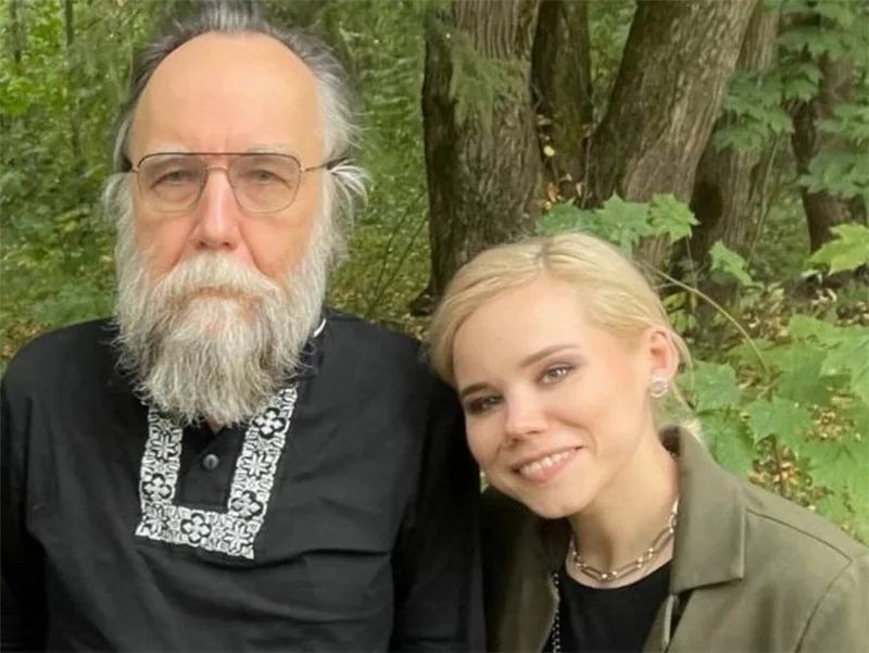 "Ella era el objetivo", dijo el filósofo ruso Alexksandr Dugin sobre el atentado terrorista que mató a su hija