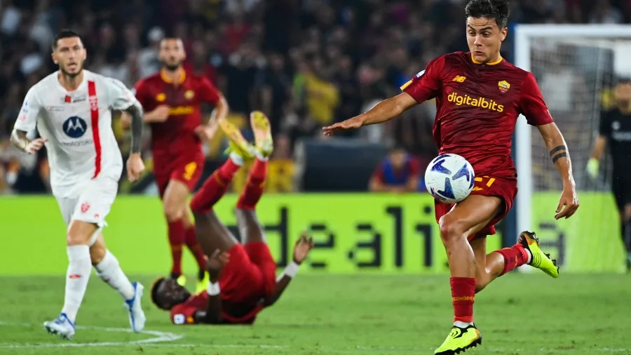Scaloni toma nota: doblete de Dybala en la victoria de la Roma para trepar a la cima del Calcio