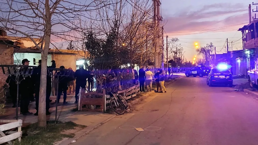 Nuevo homicidio en Rosario: mataron a una mujer en barrio Santa Lucía y un hombre está grave