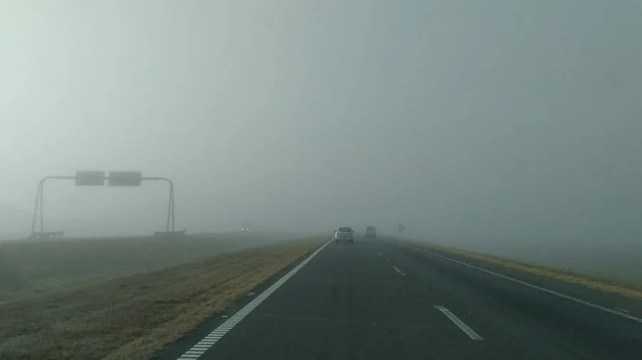 Autopista Rosario-Buenos Aires: recomiendan “precaución” por visibilidad reducida por el humo