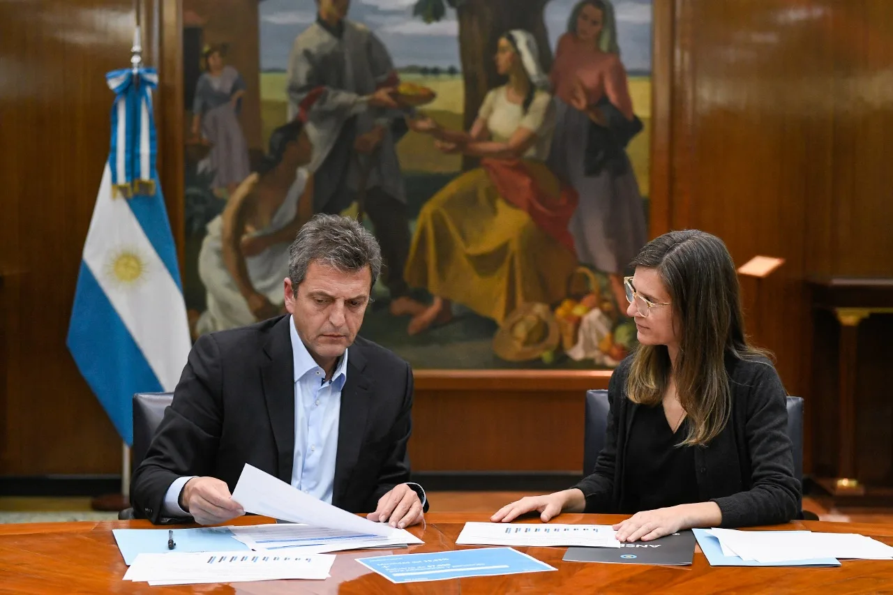 Las jubilaciones subirán 15,53% y habrá tres bonos de 7.000 pesos desde septiembre