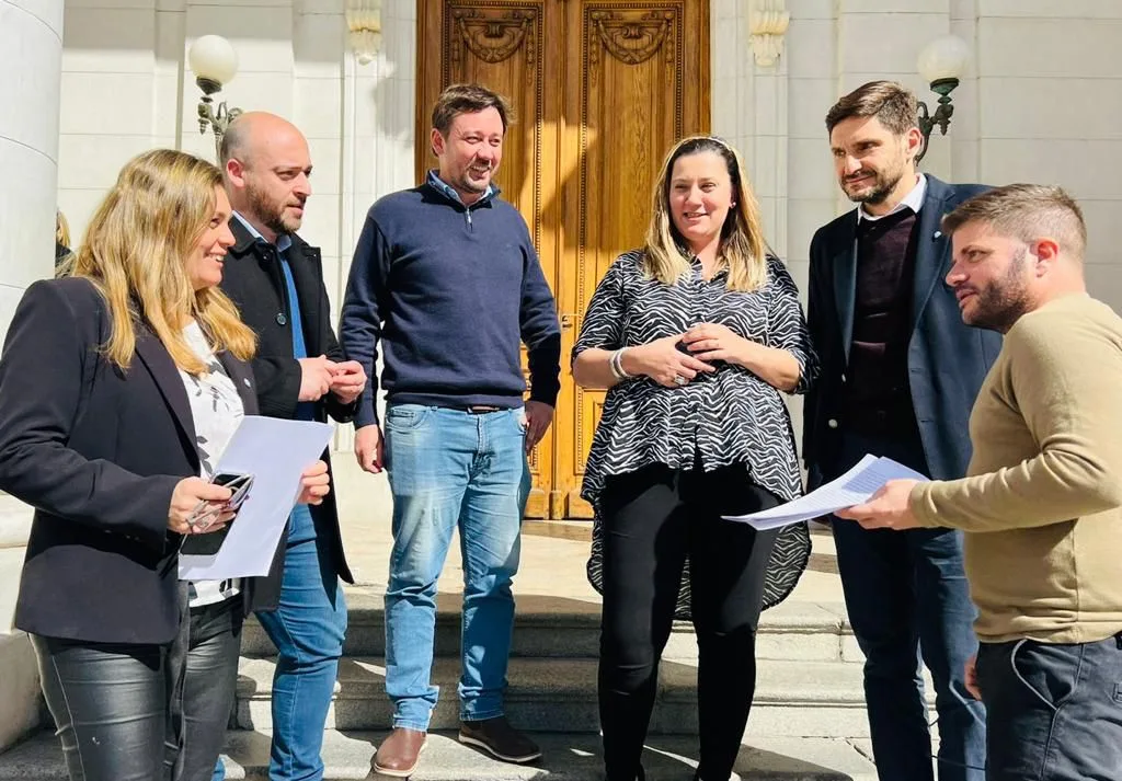 Ante la ausencia de la ministra Gonnet, legisladores piden acceso a la información pública ambiental