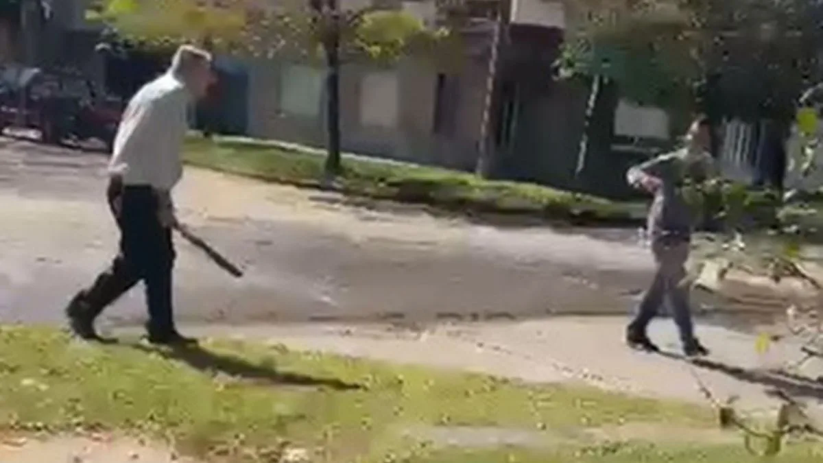 Le cortó dos dedos al vecino a machetazos y la edad lo salvó de ir a la cárcel