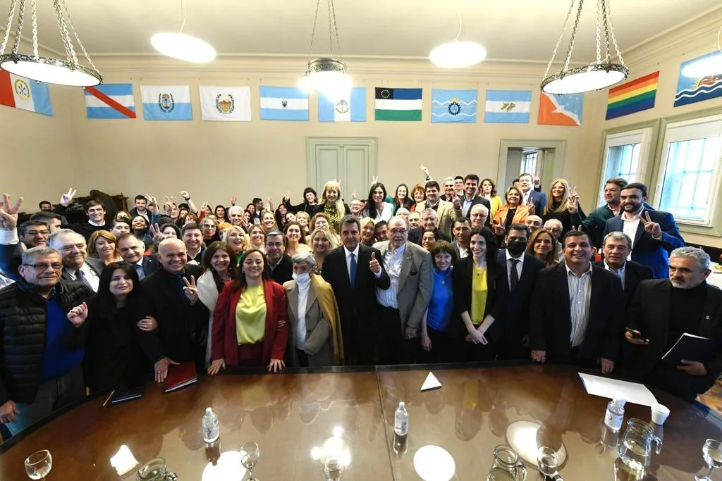 Entre lágrimas, Massa se despidió del bloque del Frente de Todos con un encuentro a solas