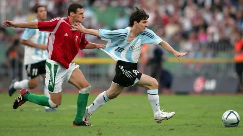 Se cumplen 17 años del insólito debut de Messi en la Selección argentina