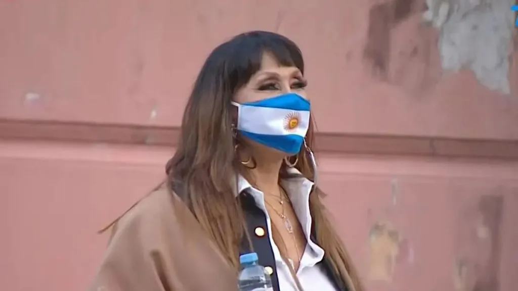 En pareja con el suegro de Massa, Moria ya es fan del ministro de Economía y lo apoya con posteos