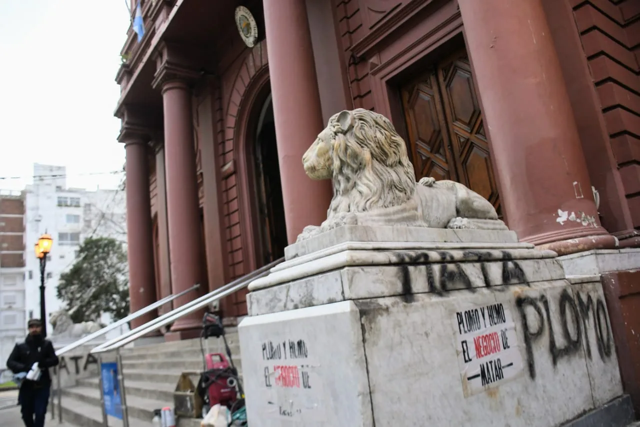 Gustavo Zignago tras las pintadas: “Hay una actitud extorsiva de la política mafiosa”