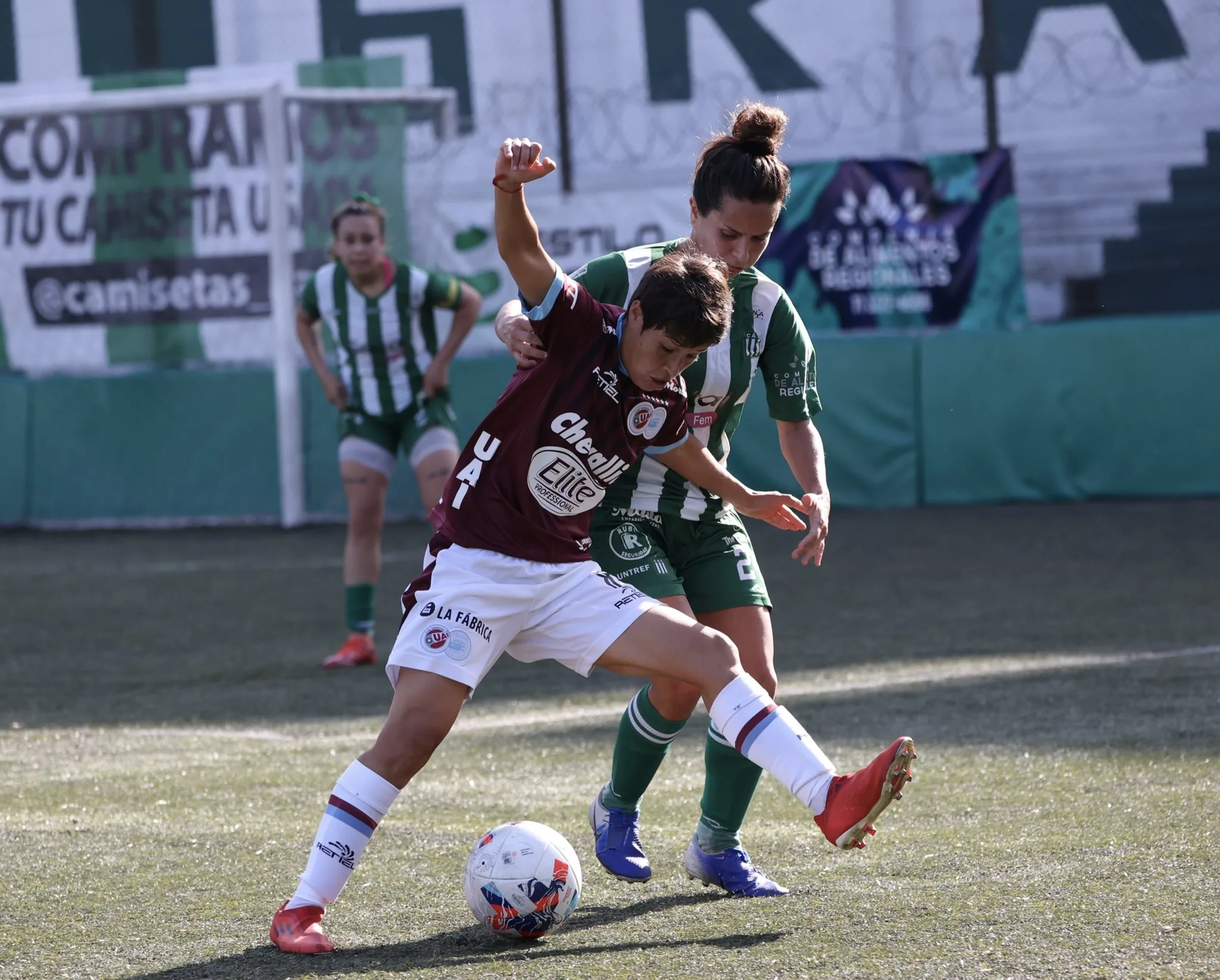 UAI Urquiza se impuso 2-0 ante Excursionistas y sigue en lo más alto de la tabla