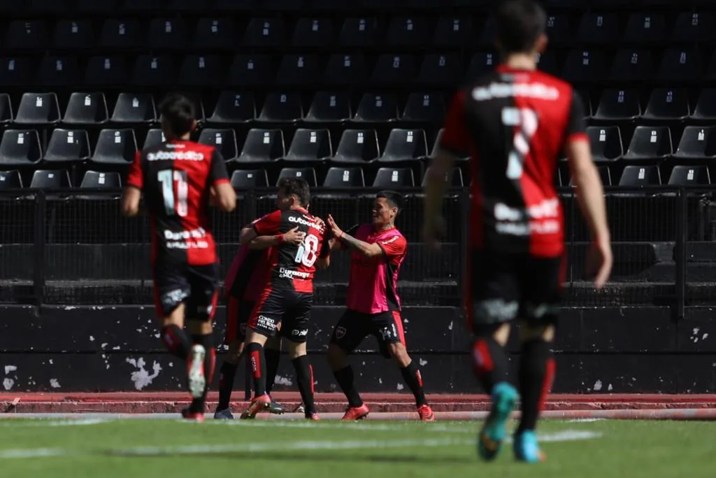 Triunfazo de la reserva leprosa sobre River: la Lepra quedó a uno del Millonario en el torneo