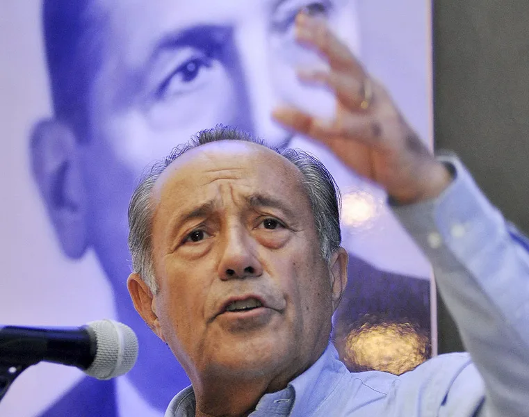 El senador Adolfo Rodríguez Saá está internado con neumonía