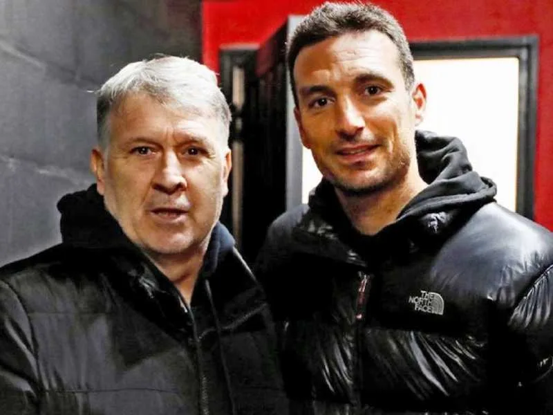 Scaloni, sobre su charla con Martino en el Coloso: "No hablamos del Mundial, hablamos de Newell's"