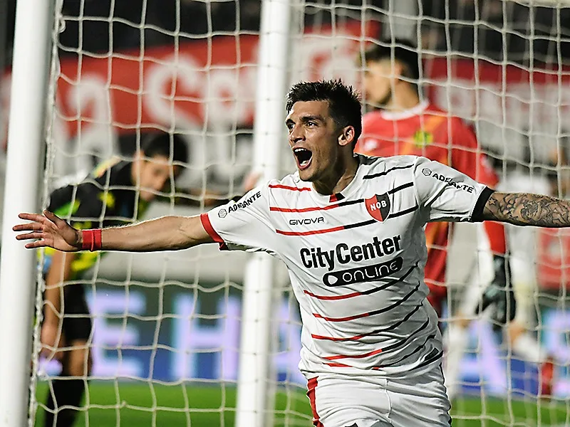Juanfi Garro estuvo indomable en San Nicolás: marcó dos goles y por amplio margen fue la gran figura