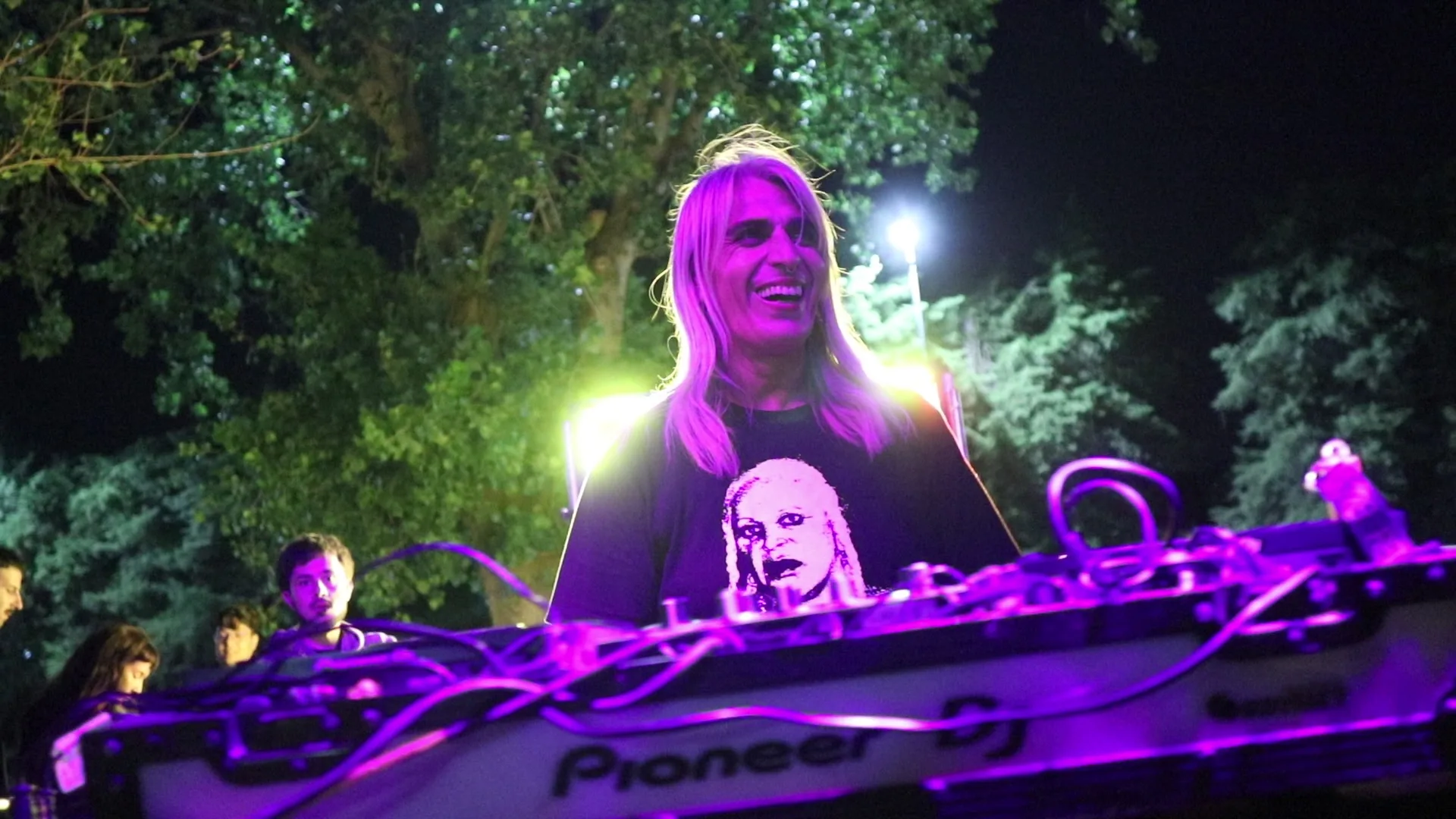 Laurita Gosh: la DJ travesti y lesbiana que forjó sus identidades en la música electrónica
