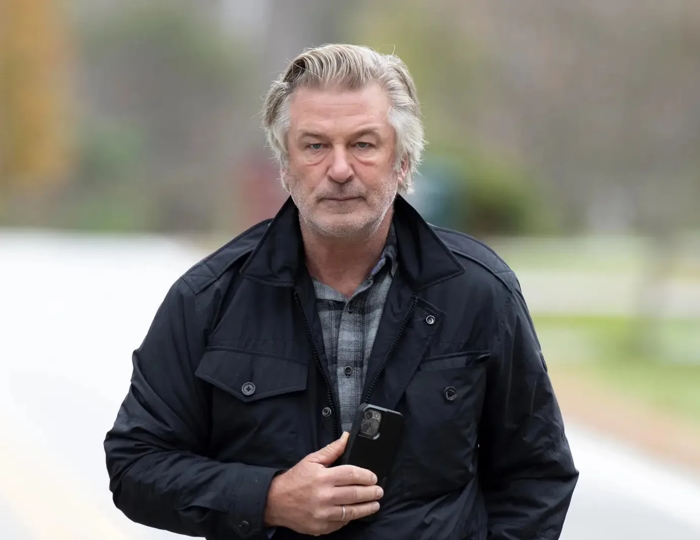 El actor Alec Baldwin será acusado de homicidio involuntario por disparo fatal en un rodaje