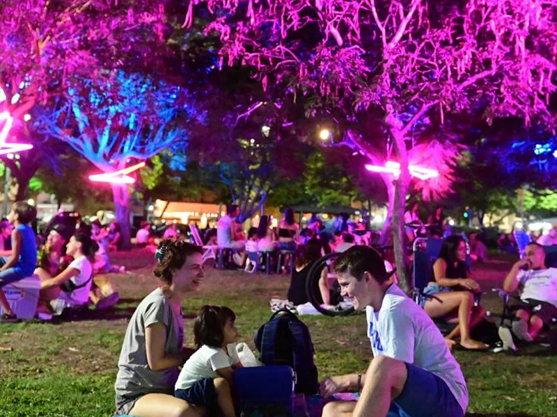 Una multitud disfrutó de los tradicionales picnics nocturnos en Rosario
