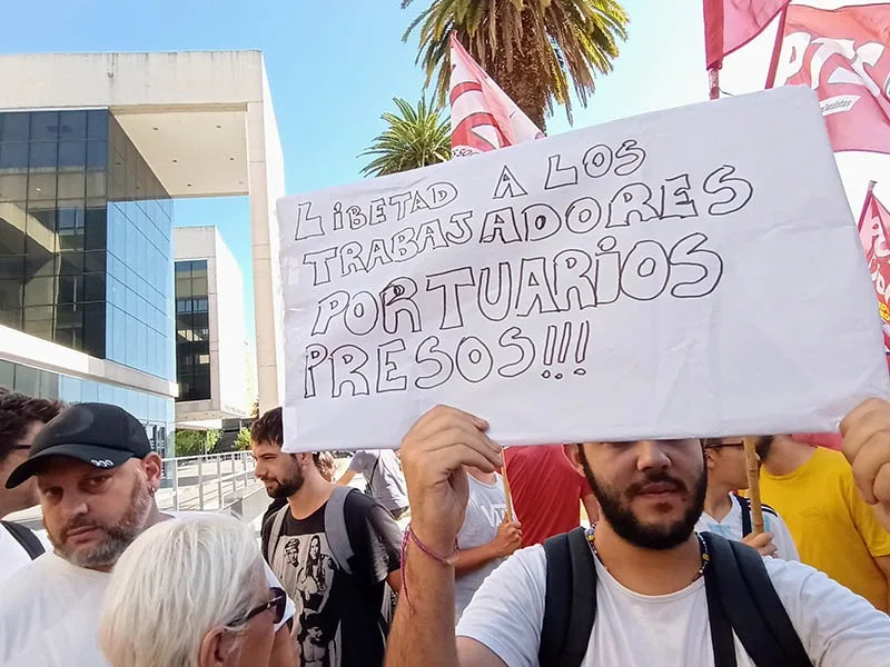 Los tres trabajadores detenidos por solidarizarse con sus compañeros despedidos fueron liberados