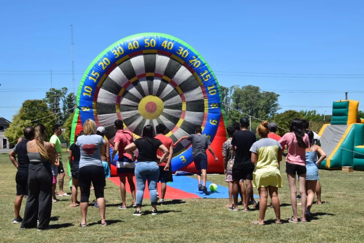 A la pileta y a la cultura: miles de chicos van a las colonias de "Santa Fe Más Verano" en Rosario