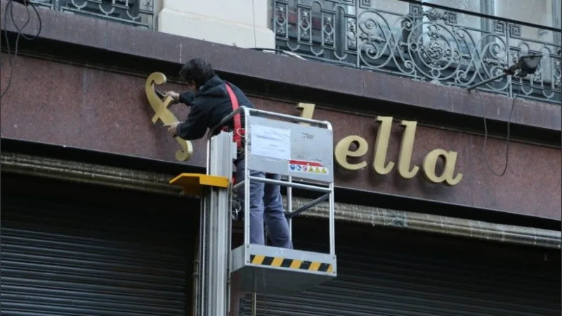 El otro tendal de Falabella: cientos de clientes de tarjeta CMR recibieron deudas de hasta 10 mil pesos