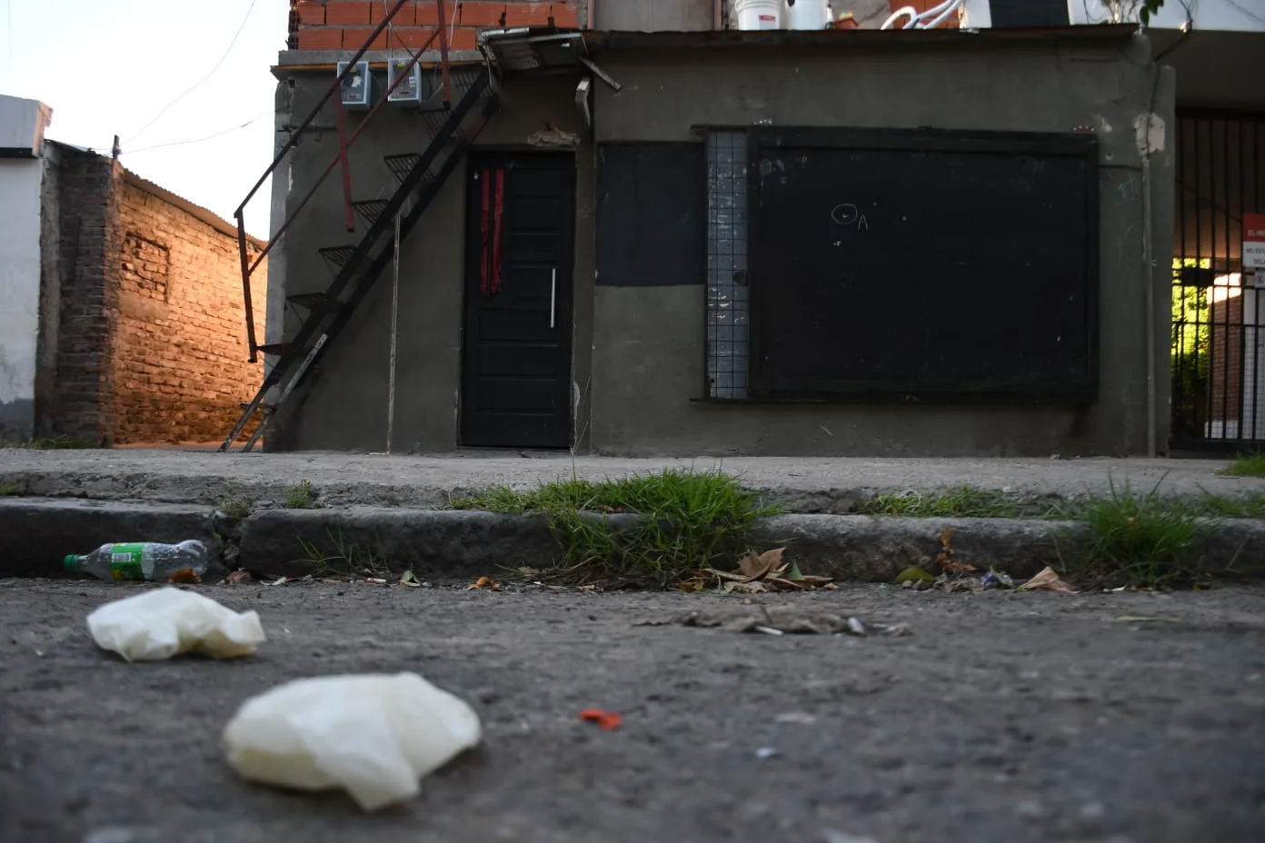 Matan a un hombre de 43 años y dejan heridas a tres personas en República de la Sexta