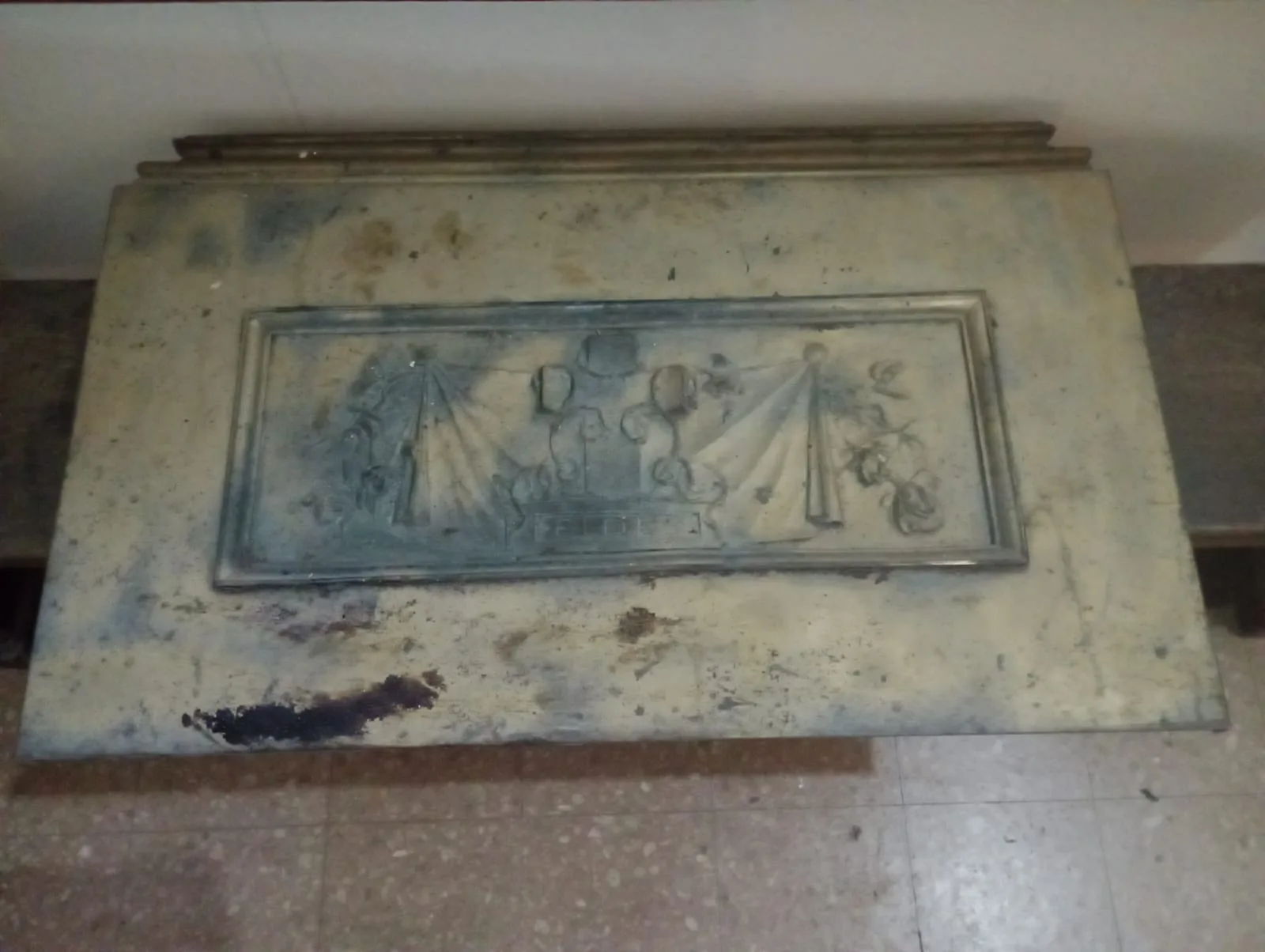 Una mujer devolvió las pesadas placas de bronce que robaron en la parroquia María Auxiliadora