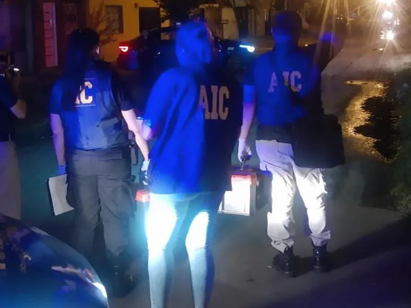 Tres personas asesinadas y dos menores heridos en distintos hechos este viernes por la noche