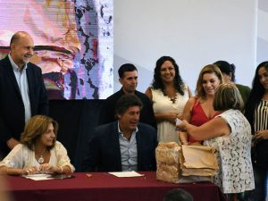 Perotti y Javkin participaron de la apertura de sobres para la construcción de avenida Jorge Newbery