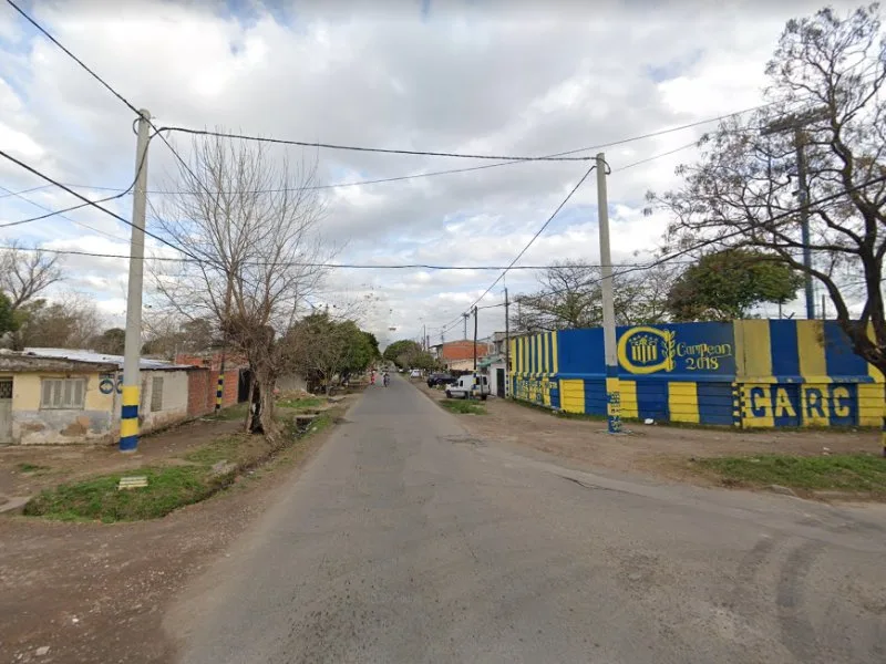 El ataque a tiros en Ludueña dejó un tercer herido y un cartel firmado por “la mafia”