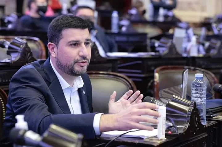 “Es una obra que garantiza un derecho básico y genera empleo y reactivación”