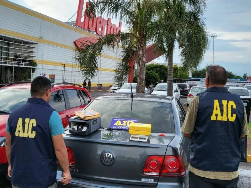 Dos mujeres cayeron con dos kilos de cocaína de máxima pureza en el hipermercado Libertad