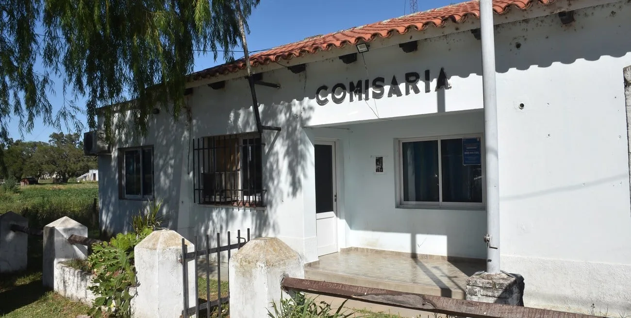 Copamiento a la subcomisaría de Arroyo Leyes: hay dos policías y tres civiles detenidos