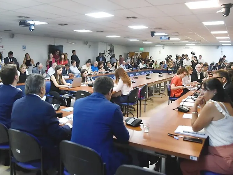 Para unos "circo" y para otros "Constitución": primera reunión por el juicio político a la Corte