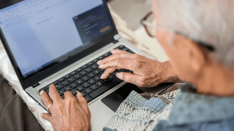 En Argentina los jubilados ya pueden tener internet gratis en casa: cómo hay que hacer para pedirlo
