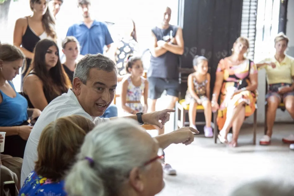 Siguen los Consejos Barriales: Javkin anunció pavimentación y mejoras para Las Flores Este