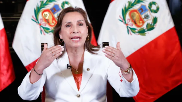 La presidenta Boluarte afirmó que no renunciará e hizo un llamado al diálogo para calmar el país