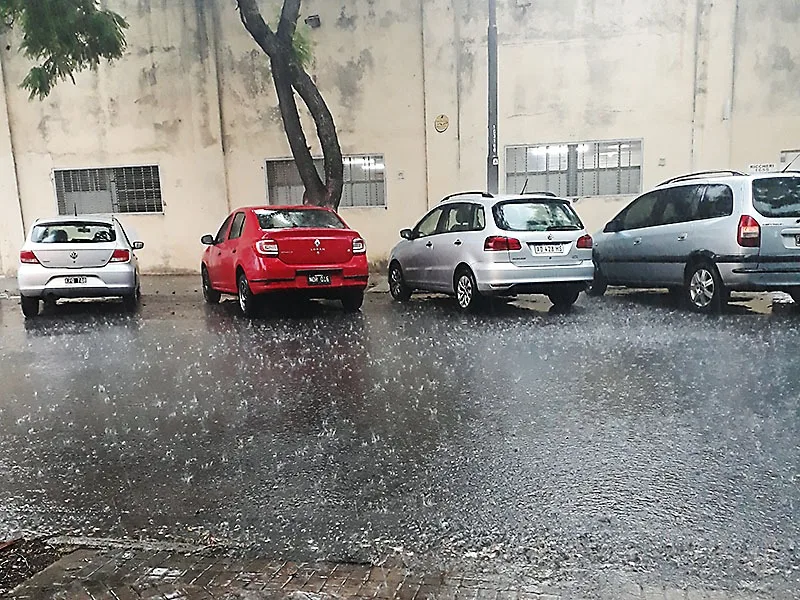 Viernes con alerta amarilla por tormentas fuertes en la mañana y la tarde