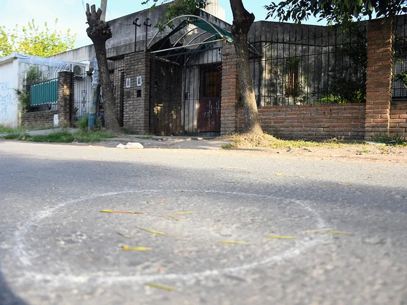 Asesinaron de múltiples disparos a un joven en barrio Larrea